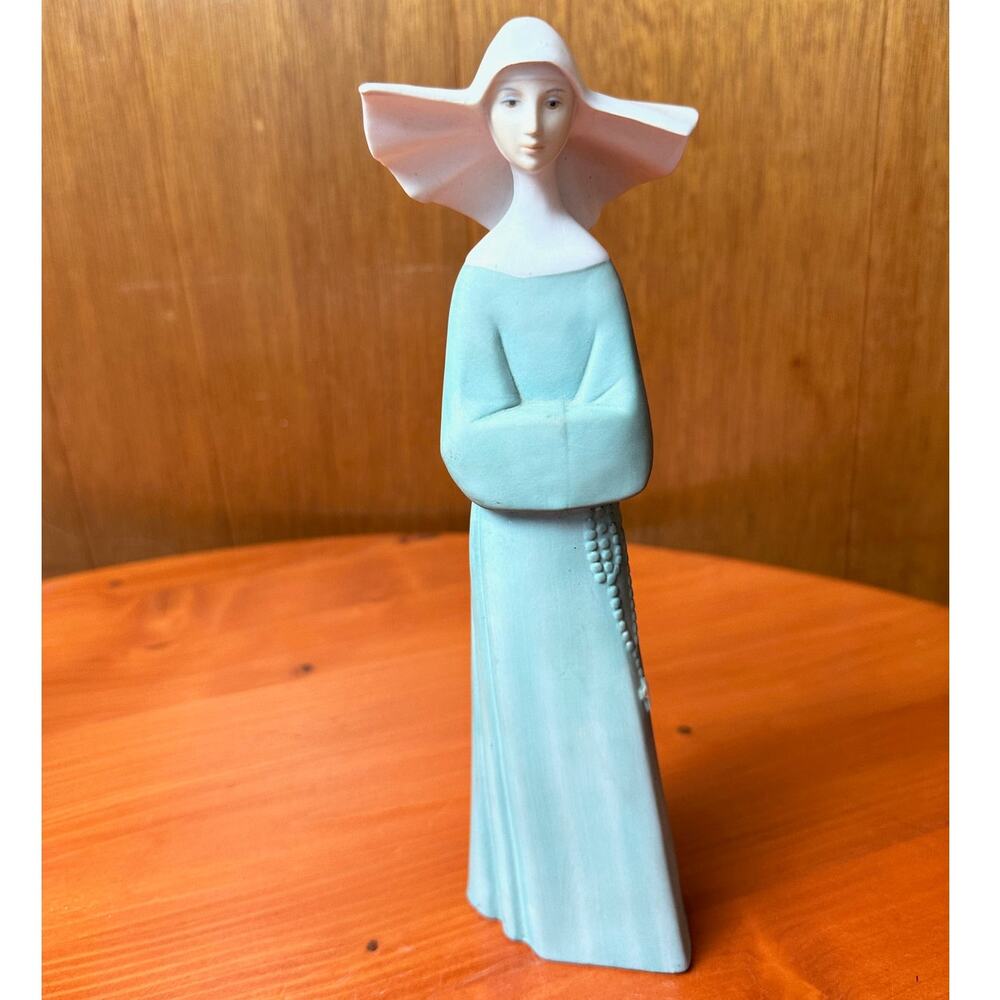 Vintage Japanese Ardelt Lewile Porcelain Nun with Rosary - Figurine # 6252